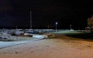 Postavljene solarne led lampe i rasvjetni stupovi u luci Ljubač